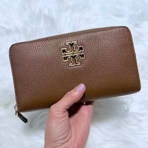 NWOT - Tory Burch Britten Zip Continental Wallet & Removable ID Card Case